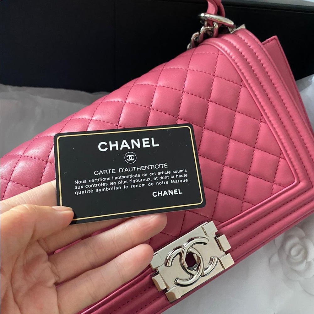 Chanel Medium Boy Bag - Picture 16 of 16